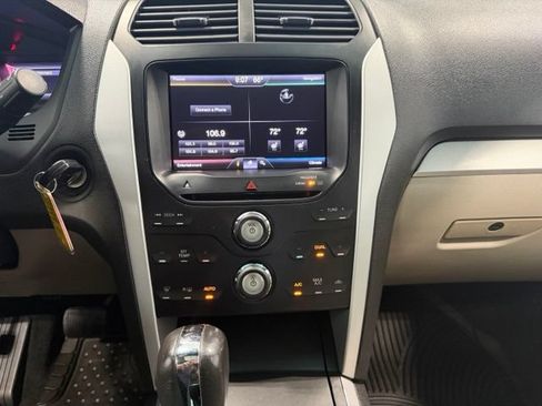 Used 2013 Ford Explorer XLT FWD image 17