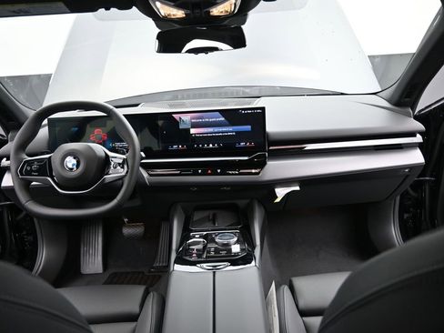 New 2025 BMW 530i w/ Premium Package image 27