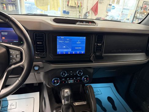 Used 2023 Ford Bronco Big Bend image 14