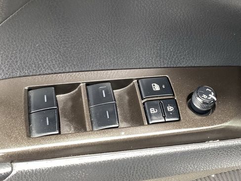 Used 2023 Toyota Camry SE FWD image 27