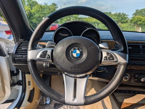 Used 2008 BMW Z4 3.0i RWD image 19
