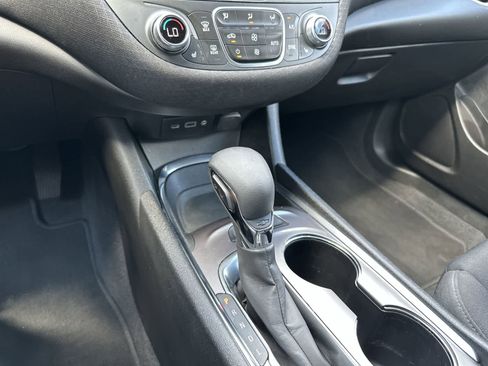 Used 2022 Chevrolet Malibu LT FWD image 23