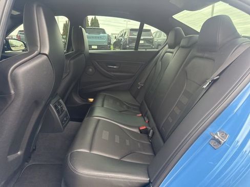 Used 2017 BMW M3 RWD image 9