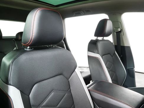 Used 2024 Volkswagen Atlas Peak Edition SEL image 24