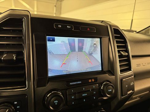 Used 2022 Ford F250 XLT w/ XLT Premium Package image 23