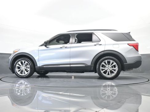 Used 2022 Ford Explorer XLT w/ Equipment Group 202A image 55