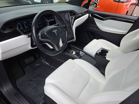 Used 2018 Tesla Model X 100D AWD/4WD image 11