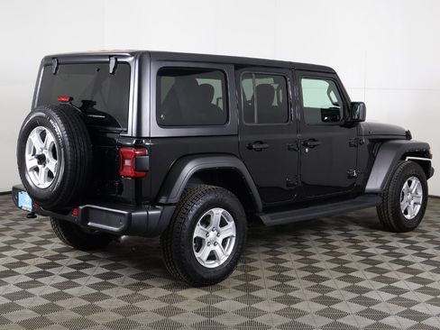 Used 2022 Jeep Wrangler Unlimited Sport image 9