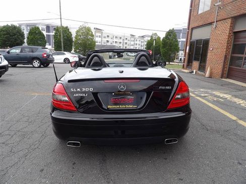 Used 2010 Mercedes-Benz SLK 300 image 12