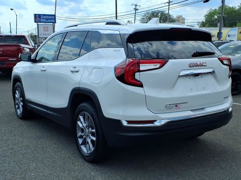 Certified 2022 GMC Terrain SLT w/ Infotainment Package II AWD/4WD image 6
