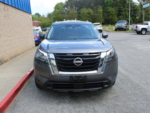 Used 2023 Nissan Pathfinder SV FWD image 2