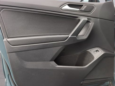 Used 2020 Volkswagen Tiguan SEL image 18