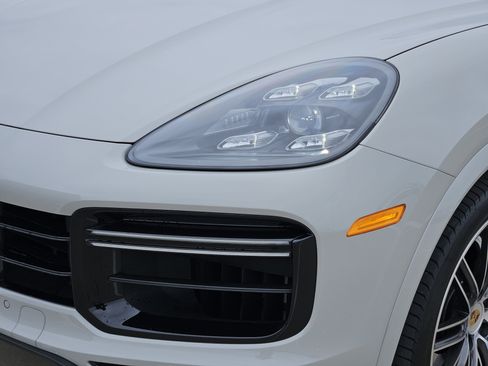 Certified 2022 Porsche Cayenne Turbo AWD/4WD image 12