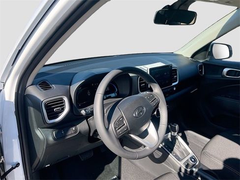 New 2026 Hyundai Venue SEL image 9
