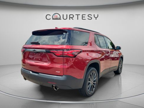 Used 2023 Chevrolet Traverse RS FWD image 3