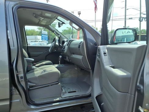Used 2016 Nissan Frontier SV w/ SV Value Truck Package AWD/4WD image 19