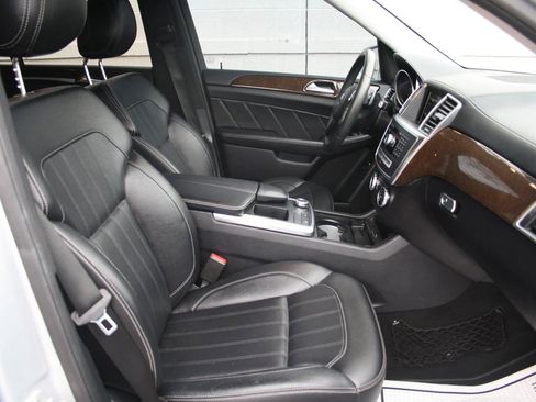 Used 2015 Mercedes-Benz GL 450 4MATIC image 11