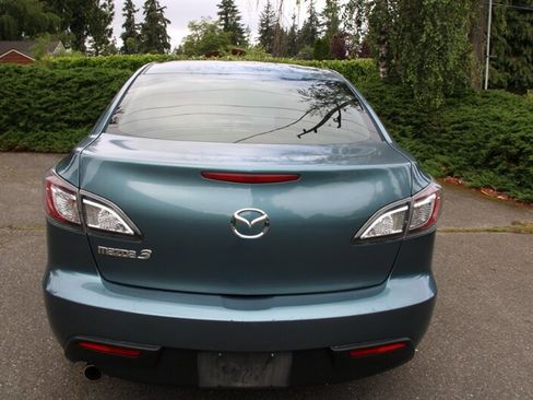 Used 2011 MAZDA MAZDA3 i Touring FWD image 11