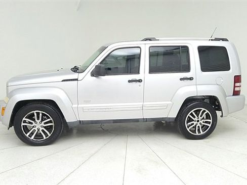 Used 2011 Jeep Liberty 70th Anniversary image 8