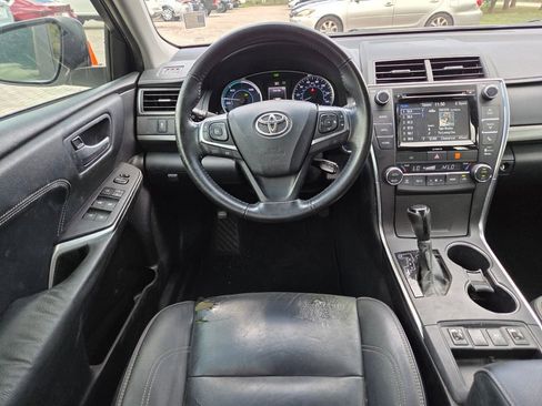 Certified 2016 Toyota Camry XLE FWD image 7