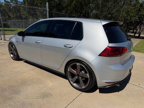 Used 2016 Volkswagen Golf 4-Door FWD image 7