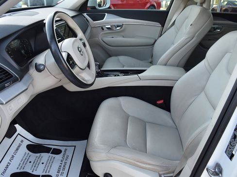 Used 2021 Volvo XC90 T5 Momentum w/ Protection Package Premier FWD image 28