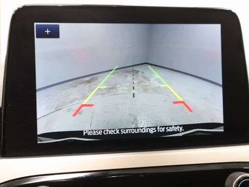 Certified 2022 Ford Escape SE w/ Cold Weather Package image 3