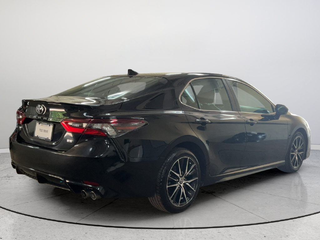 Used 2024 Toyota Camry SE FWD image 6