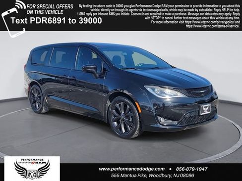 Used 2019 Chrysler Pacifica Touring Plus w/ S Appearance Package image 1