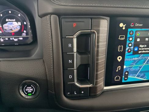 Used 2023 GMC Yukon Denali AWD/4WD image 15