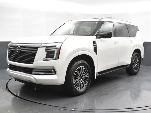 New 2026 Nissan Armada Platinum image 2