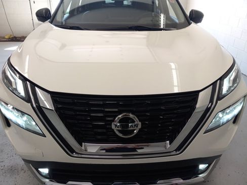 Used 2021 Nissan Rogue Platinum AWD/4WD image 6
