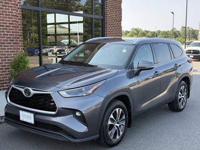 Used 2022 Toyota Highlander XLE