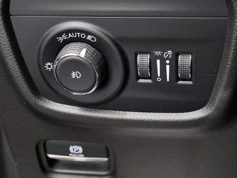 Used 2022 Jeep Grand Cherokee Summit w/ Luxury Tech Group V AWD/4WD image 26