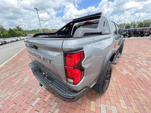 Used 2026 Chevrolet Colorado ZR2 w/ Midnight Edition AWD/4WD image 34
