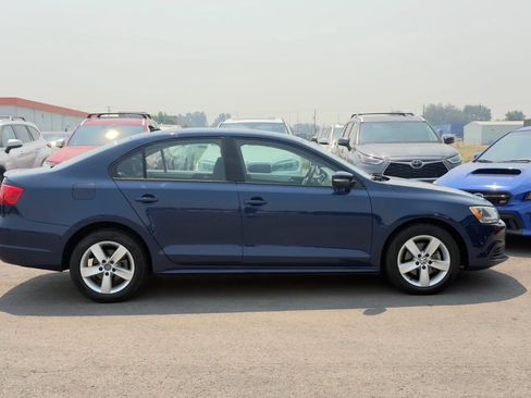 Used 2011 Volkswagen Jetta TDI FWD image 7