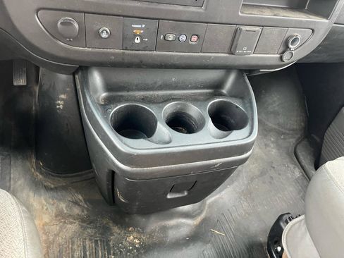 Used 2018 Chevrolet Express 3500 Extended w/ Driver Convenience Package RWD image 9