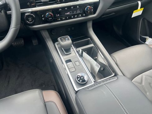 New 2026 Nissan Pathfinder Platinum AWD/4WD image 5