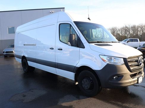 Used 2023 Mercedes-Benz Sprinter 4500 w/ Acoustic Package image 7