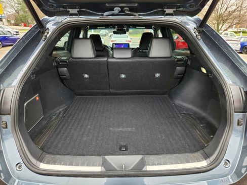 Used 2023 Toyota Venza Limited image 18