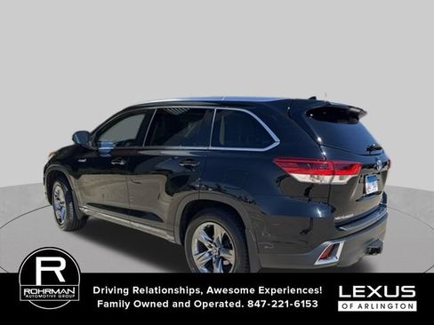 Used 2017 Toyota Highlander Limited Platinum AWD/4WD image 3