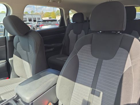Certified 2023 Kia Sorento LX image 21