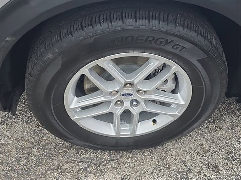 Used 2025 Ford Explorer Active w/ Active Comfort Package image 8