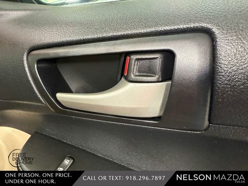 Used 2013 Toyota Camry LE FWD image 47