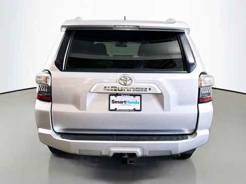 Used 2016 Toyota 4Runner SR5 image 6