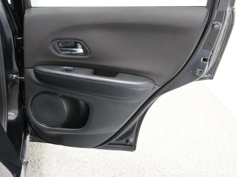 Used 2017 Honda HR-V LX image 28