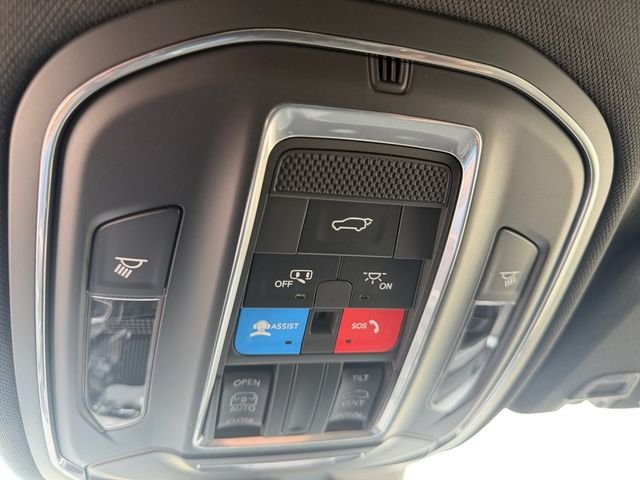 New 2026 Jeep Grand Cherokee Altitude AWD/4WD image 19