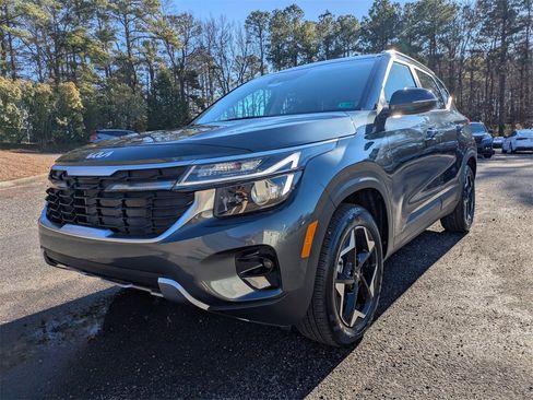 Used 2025 Kia Seltos EX w/ EX Sunroof Package image 8