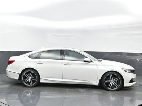 Certified 2022 Honda Accord Touring image 7
