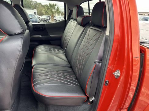 Used 2018 Toyota Tacoma SR5 image 12